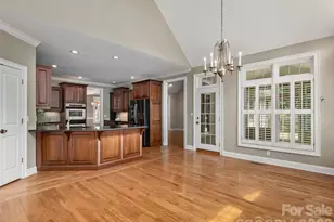 1126 Burnside Dr, Asheville, NC 28803 - Photo 11
