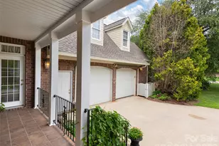 1126 Burnside Dr, Asheville, NC 28803 - Photo 3
