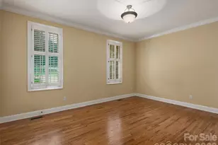 1126 Burnside Dr, Asheville, NC 28803 - Photo 27
