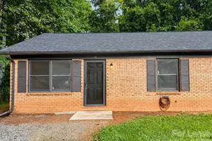 179 Sunny Hill Dr, Lincolnton, NC 28092 - Photo 1