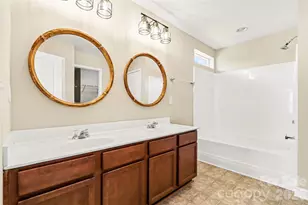 6814 Barefoot Forest Dr, Charlotte, NC 28269 - Photo 17