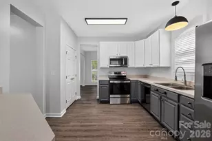 141 Crestwood Dr, Mount Holly, NC 28120 - Photo 5