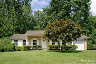 303 Tree Haven Blvd, Hendersonville, NC 28791 - Photo 1