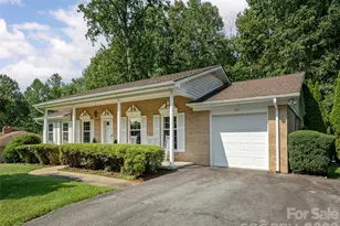 303 Tree Haven Blvd, Hendersonville, NC 28791 - Photo 3