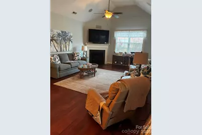 8310 Glacier Drive, Denver, NC 28037 - Photo 3