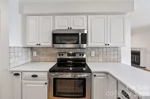 20407 Harborgate Ct, Cornelius, NC 28031 - Photo 17