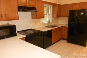 4002 Trehurst Ct, Charlotte, NC 28269 - Photo 15