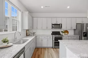 10126 Hemingway Pl, Charlotte, NC 28227 - Photo 13