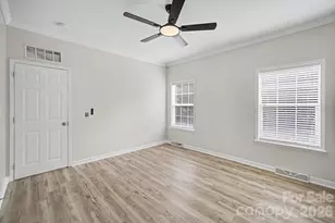 303 Hardin Cir, Grover, NC 28073 - Photo 7