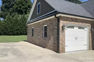 135 Blossom Hill Rd, Lincolnton, NC 28092 - Photo 3