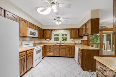 11 E Ridgeway Drive, Weaverville, NC 28787 - Photo 9