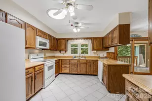 11 E Ridgeway Dr, Weaverville, NC 28787 - Photo 9