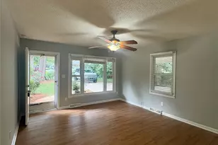 109 Holly Dr, Mount Holly, NC 28120 - Photo 5