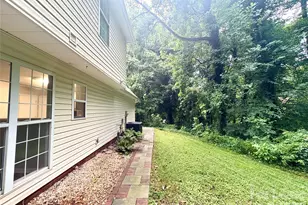 5517 Brook Falls Ct, Charlotte, NC 28269 - Photo 3