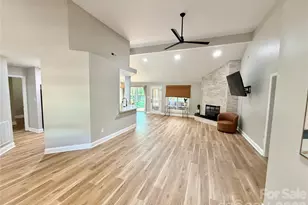 6836 Pin Oak Ct, Charlotte, NC 28226 - Photo 7