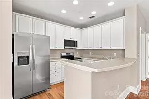 400 N Church St, Charlotte, NC 28202 - Photo 17