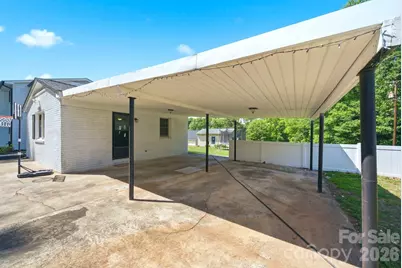 701 E Iowa Avenue, Bessemer City, NC 28016 - Photo 3