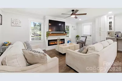 701 E Iowa Avenue, Bessemer City, NC 28016 - Photo 5