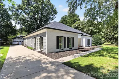 4015 Thistledown Court, Charlotte, NC 28269 - Photo 33