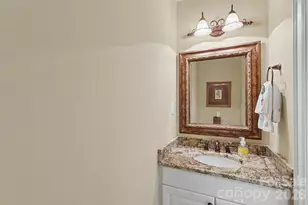 8724 Suninghurst Ln, Charlotte, NC 28277 - Photo 15