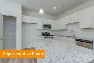 5402 Porterhouse Wy, Charlotte, NC 28215 - Photo 3