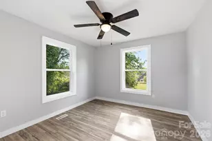 240 E Court St, Rutherfordton, NC 28139 - Photo 13