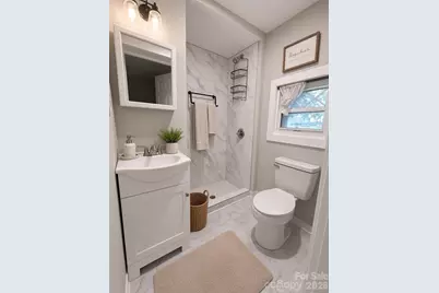 2709 N Main Avenue, Newton, NC 28658 - Photo 15