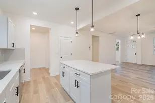 2017 Bishop Madison Ln, Charlotte, NC 28216 - Photo 7