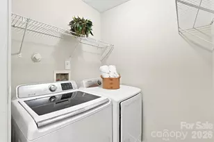 6766 Cypress Tree Ln, Charlotte, NC 28215 - Photo 13