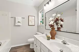 6766 Cypress Tree Ln, Charlotte, NC 28215 - Photo 17