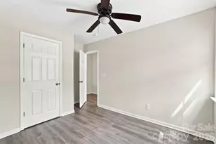 6766 Cypress Tree Ln, Charlotte, NC 28215 - Photo 25