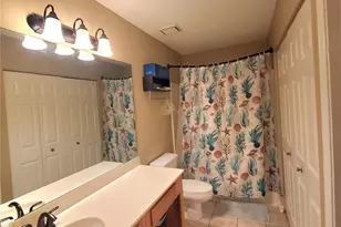 3840 Mosscroft Ln, Charlotte, NC 28215 - Photo 7