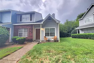 3840 Mosscroft Ln, Charlotte, NC 28215 - Photo 1