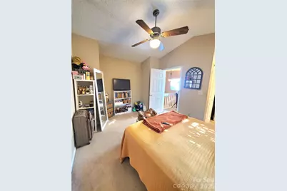 3840 Mosscroft Lane, Charlotte, NC 28215 - Photo 21