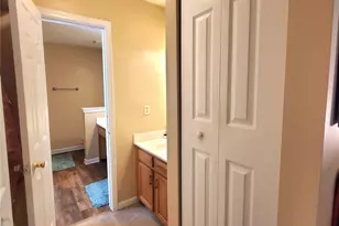 3840 Mosscroft Ln, Charlotte, NC 28215 - Photo 25