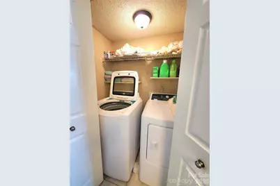 3840 Mosscroft Lane, Charlotte, NC 28215 - Photo 11