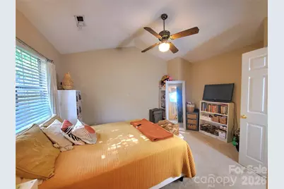 3840 Mosscroft Lane, Charlotte, NC 28215 - Photo 19
