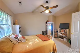 3840 Mosscroft Ln, Charlotte, NC 28215 - Photo 19