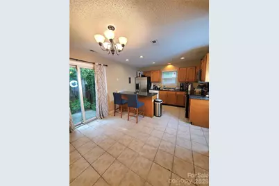 3840 Mosscroft Lane, Charlotte, NC 28215 - Photo 5