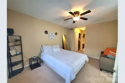 3840 Mosscroft Lane, Charlotte, NC 28215 - Photo 9