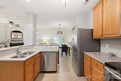 17067 Commons Creek Drive, Charlotte, NC 28277 - Photo 7