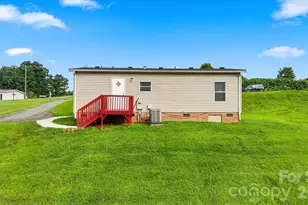 8660 Hollywood Dr, Connelly Springs, NC 28612 - Photo 25