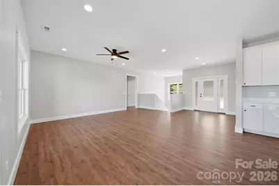 426 Huntington Woods Street SE, Lenoir, NC 28645 - Photo 7