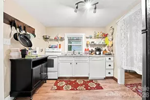 2588 Old Shelby Rd, Hickory, NC 28602 - Photo 9