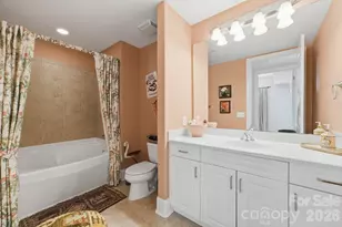 4625 Piedmont Row Dr, Charlotte, NC 28210 - Photo 13