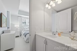 4625 Piedmont Row Dr, Charlotte, NC 28210 - Photo 11