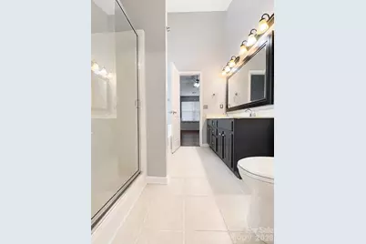 8946 Meadowmont View Drive, Charlotte, NC 28269 - Photo 17