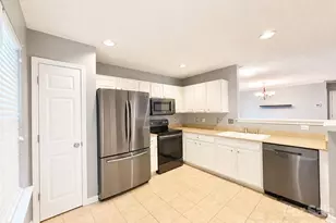 8946 Meadowmont View Dr, Charlotte, NC 28269 - Photo 13