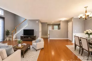 8946 Meadowmont View Dr, Charlotte, NC 28269 - Photo 11