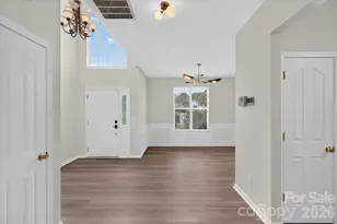 8100 Laurel Run Dr, Charlotte, NC 28269 - Photo 5